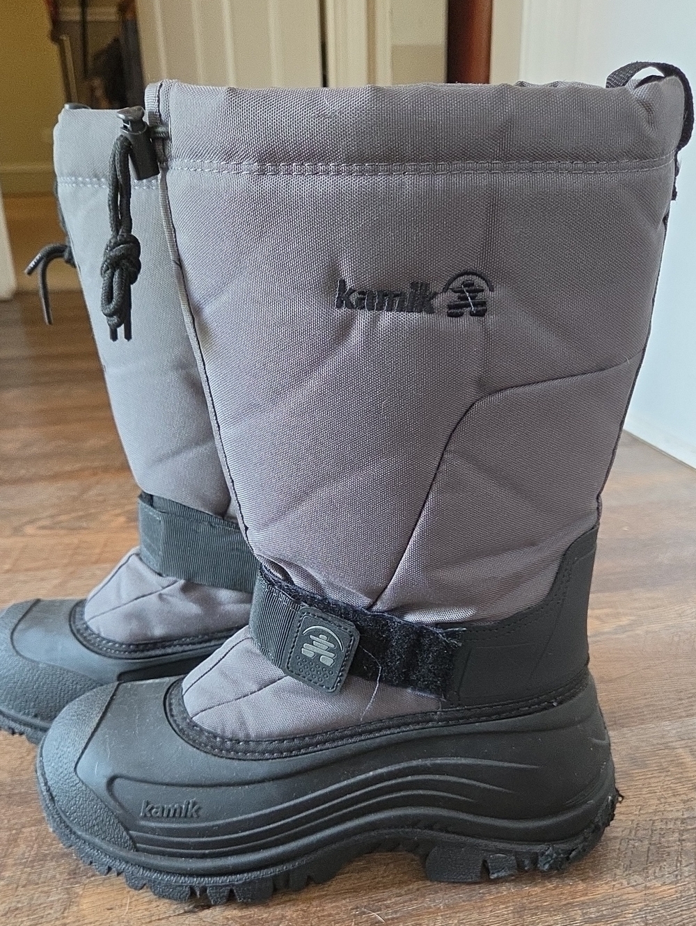 Kamik Greenbay Winter Snow Boots in Gray and Black